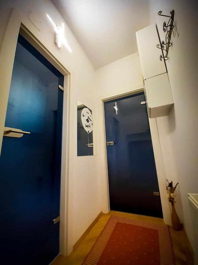 Apartment Black &white Brașov
